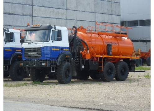 Автомобиль для сбора нефтеконденсата АКН-10 (шасси Урал-5557 бескапотное) Автомобиль для сбора нефтеконденсата АКН-10 (шасси Урал-5557 бескапотное)
