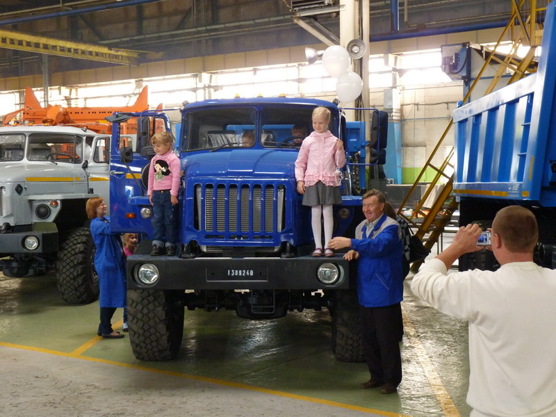 Самосвалы и спецтехника на шасси Урал Самосвалы и спецтехника на шасси Урал